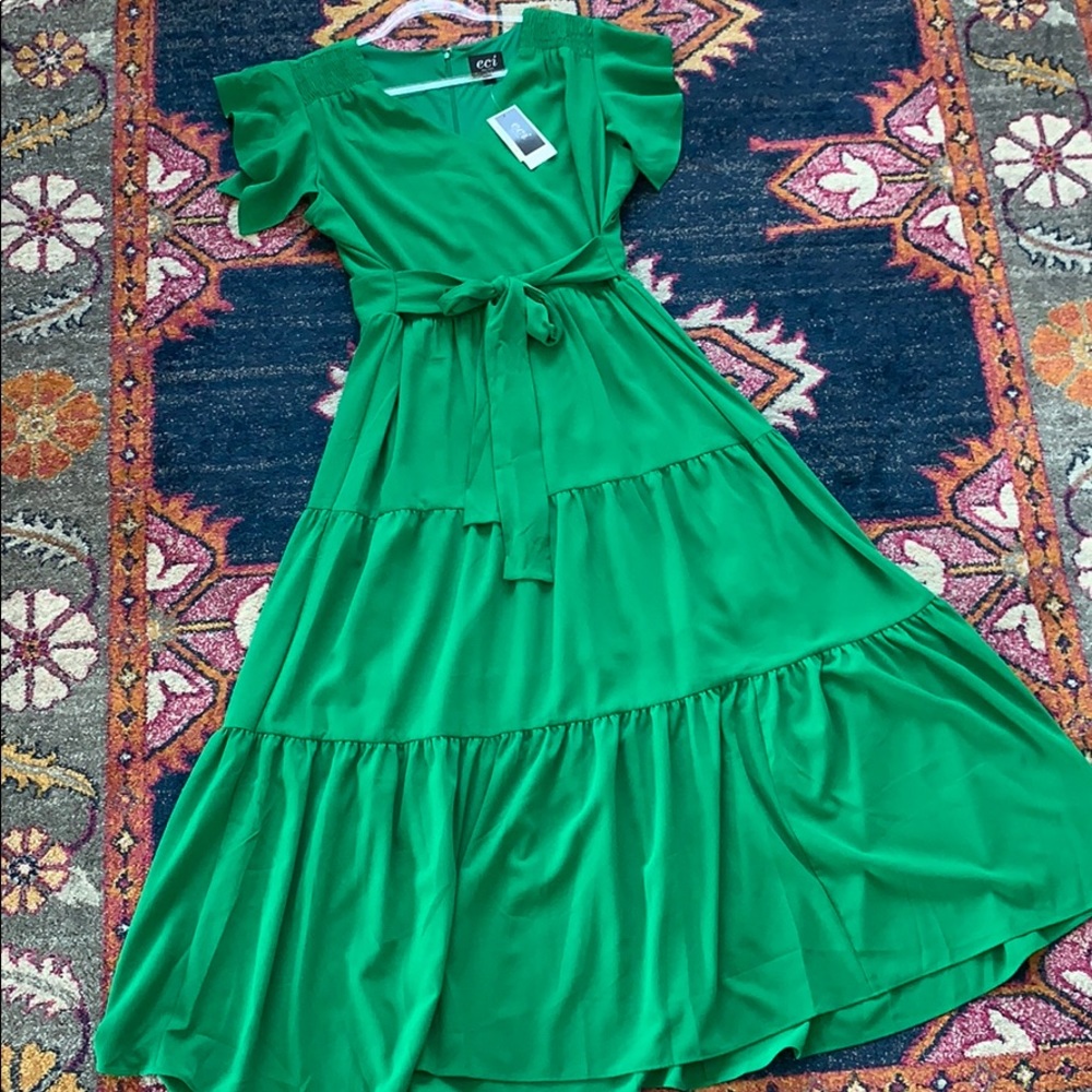 {ECI} Green Flutter Sleeve Tiered Dress
